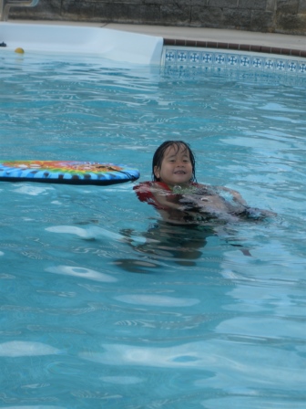 Karis swimming
